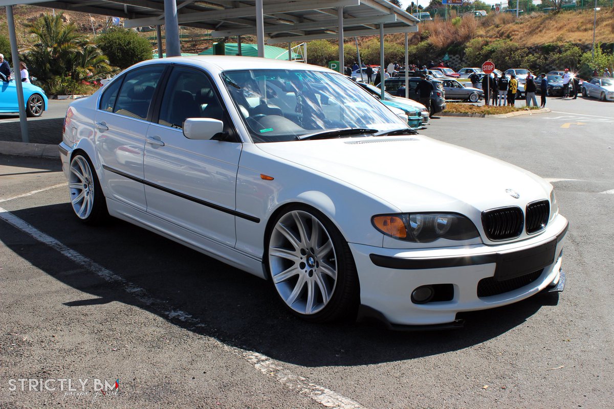 320i